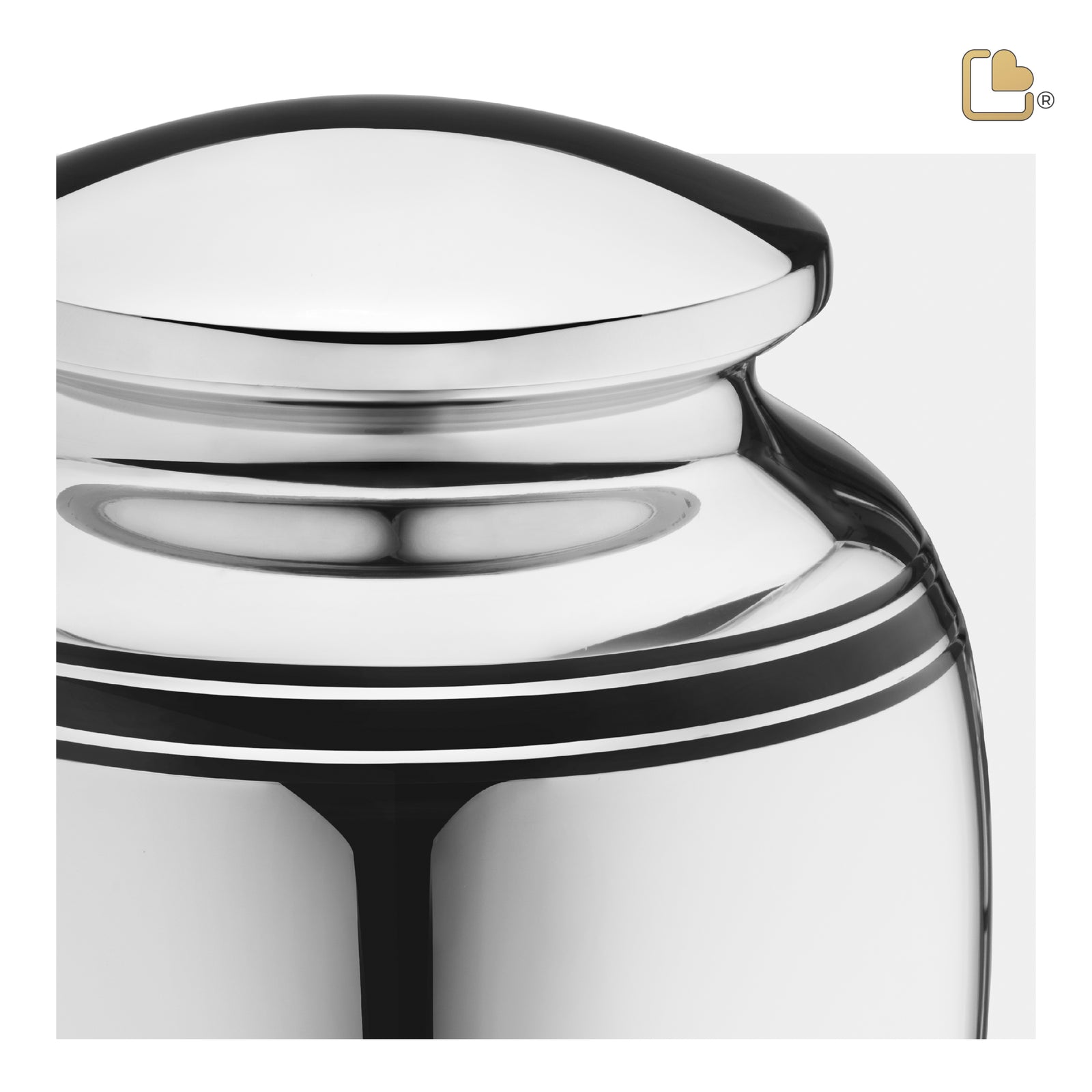 A218 ArtDeco Standard Adult Urn Pol Silver