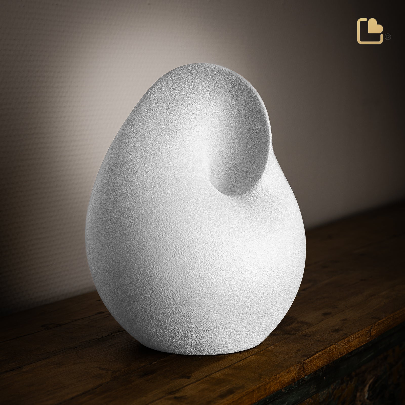 CA160 Soulful Shell Standard Adult Urn White
