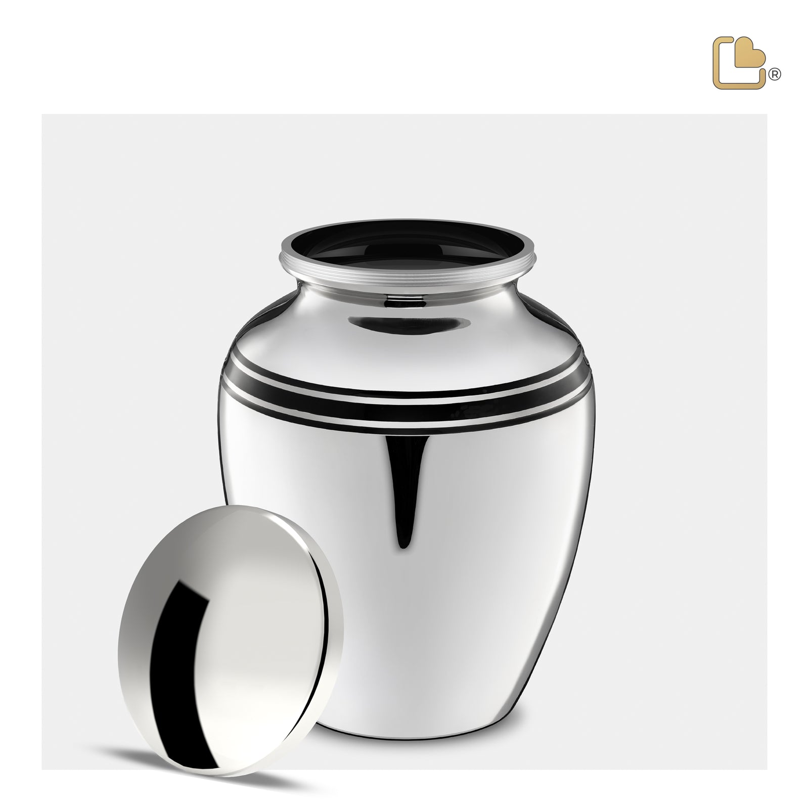 M218 ArtDeco Medium Urn Pol Silver