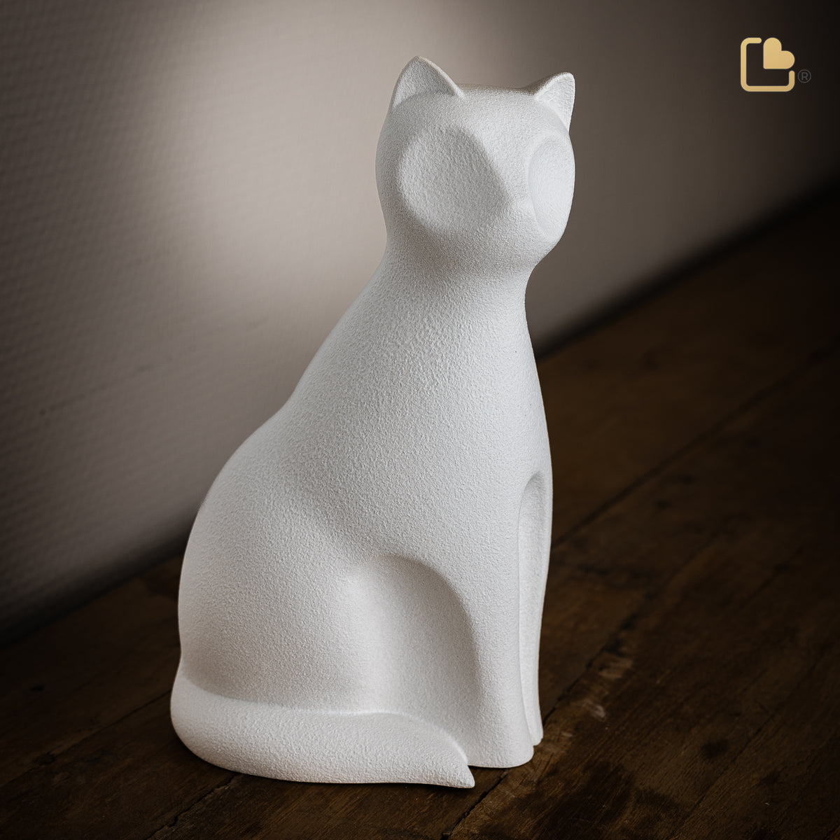 CP210   Cat Pet Urn Mist