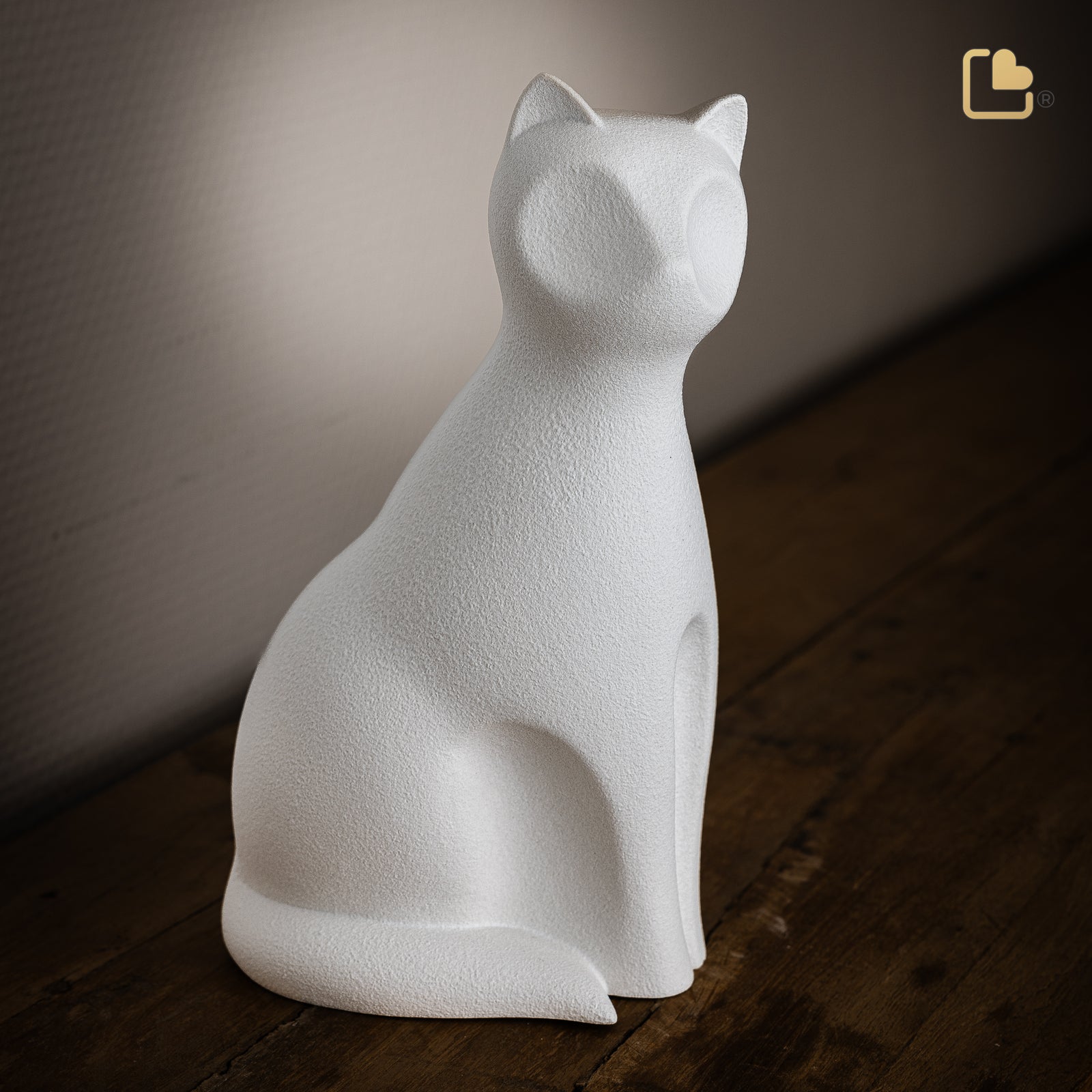 CP210   Cat Pet Urn Mist