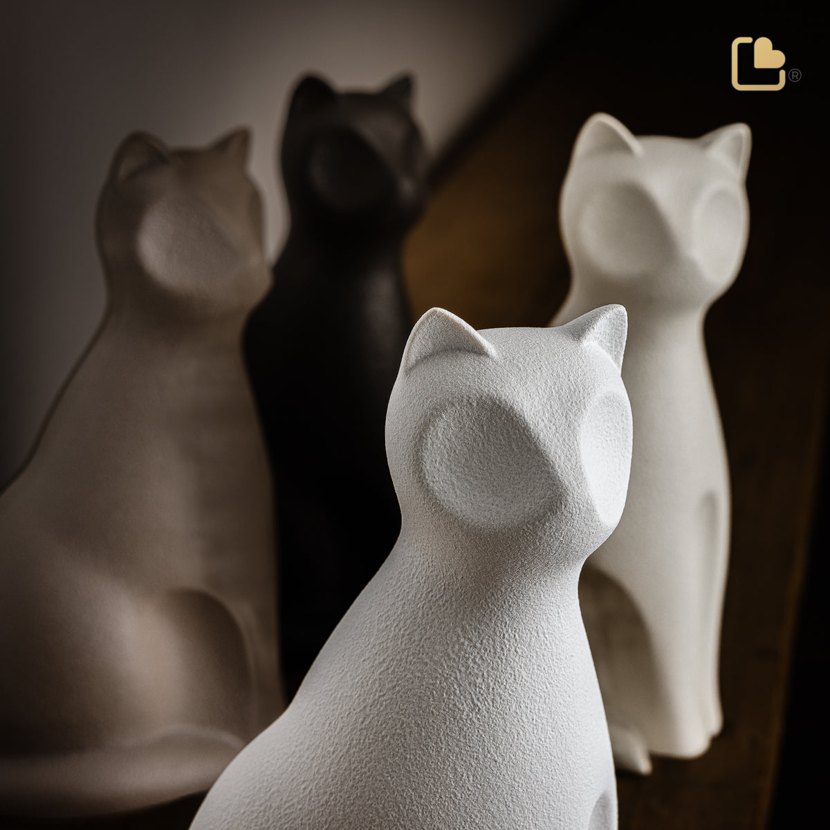 CP210   Cat Pet Urn Mist