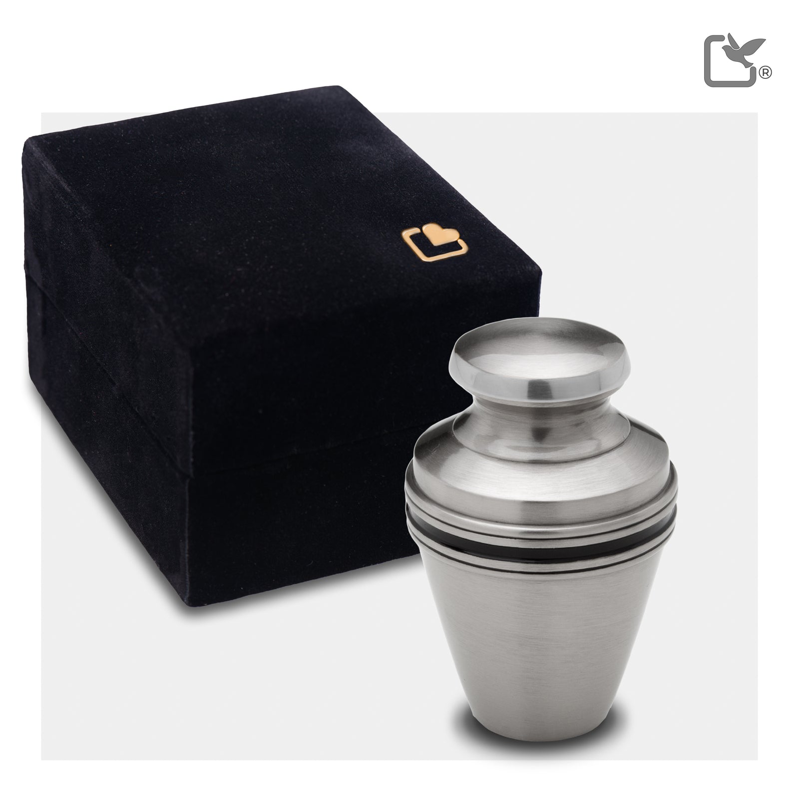 K800   Classic Vienna Keepsake Urn Bru Pewter