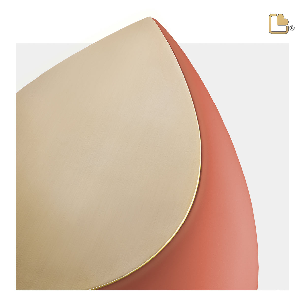 M587   Drop Medium Urn Terracotta & Bru Gold